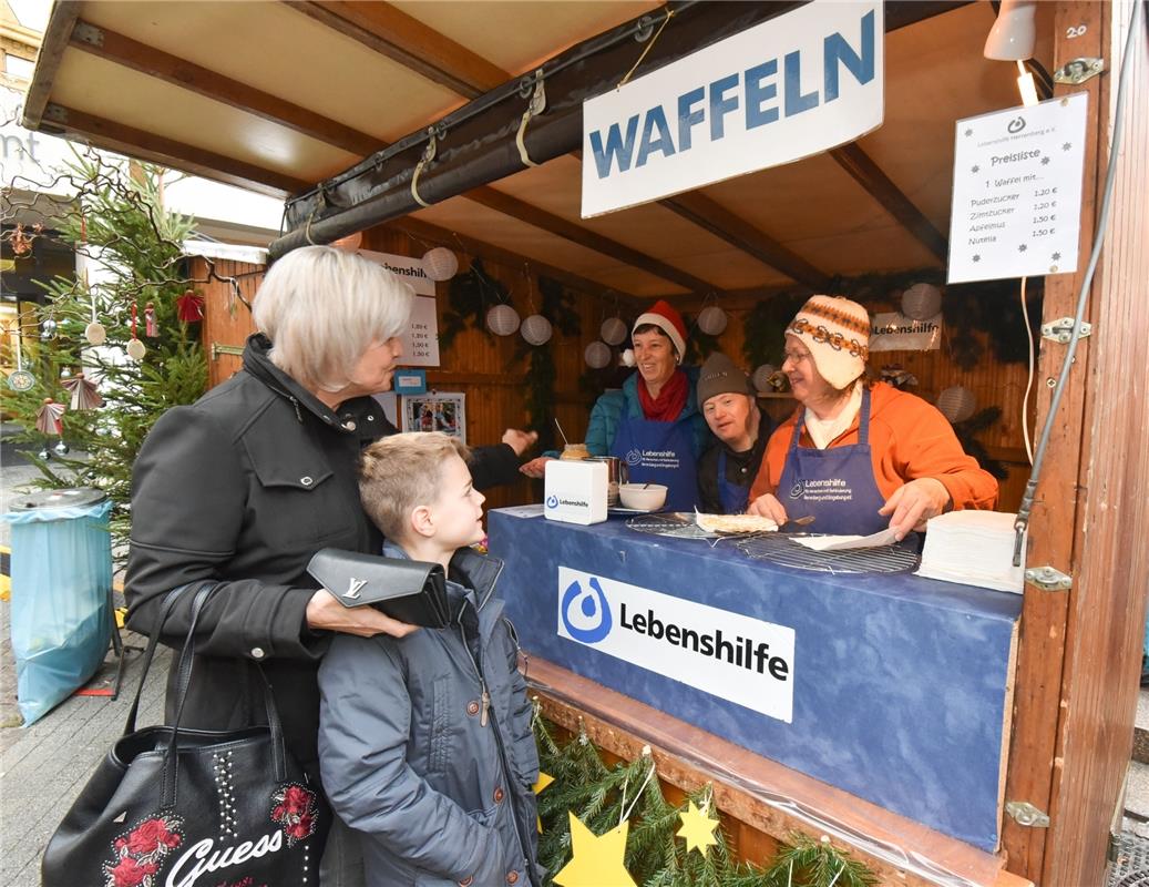 Herrenberg, Marktplatz, Weihnachtsmarkt, GB-Foto: Vecsey