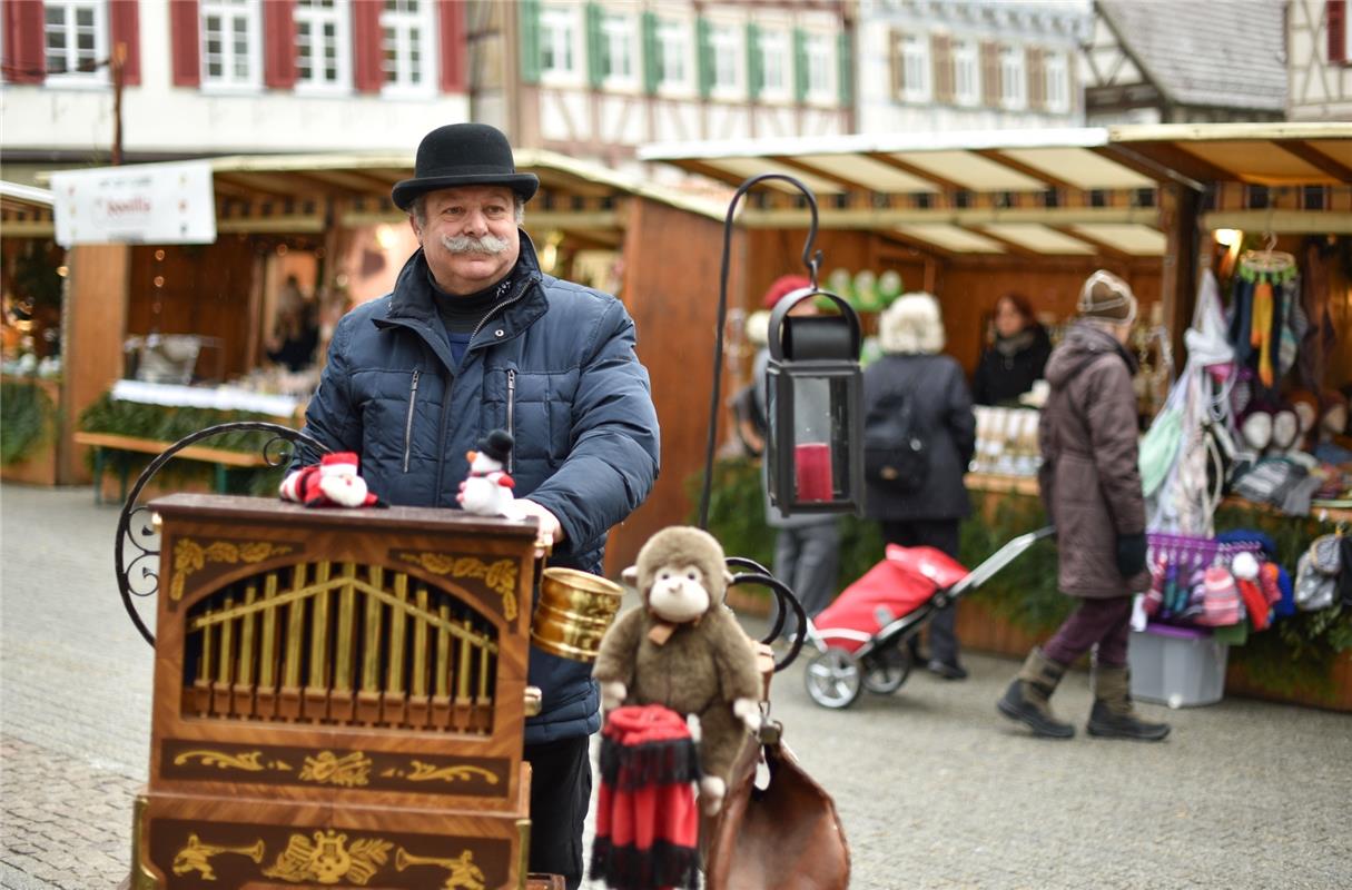 Herrenberg, Marktplatz, Weihnachtsmarkt, GB-Foto: Vecsey