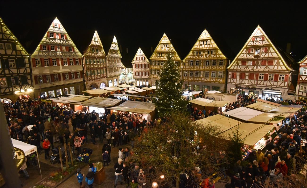 Herrenberg, Marktplatz, Weihnachtsmarkt, GB-Foto: Vecsey