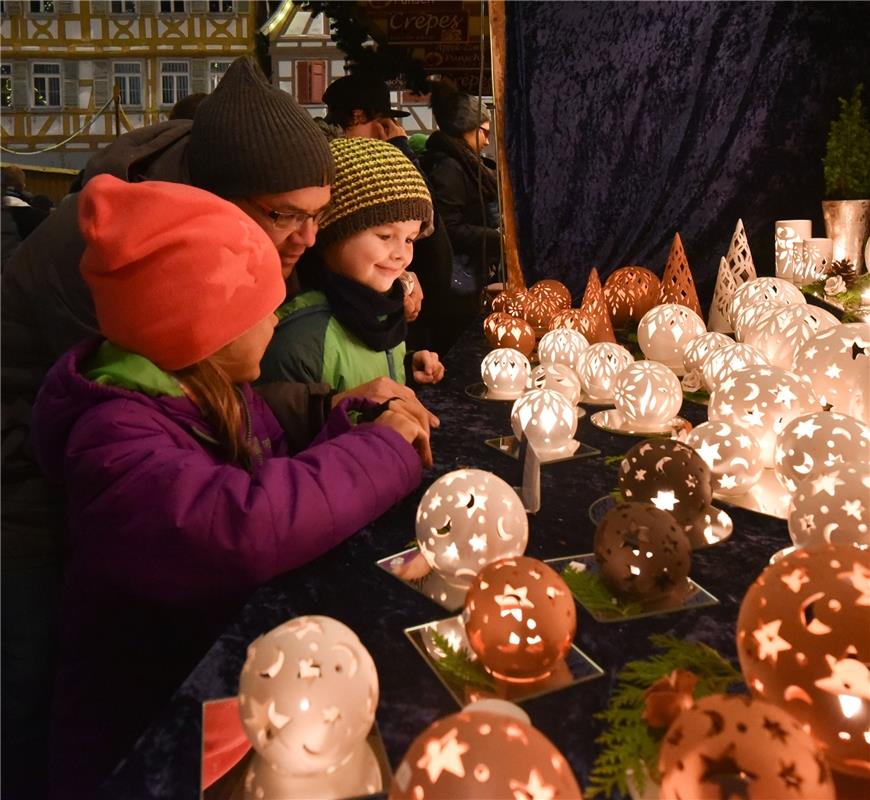 Herrenberg, Marktplatz, Weihnachtsmarkt, GB-Foto: Vecsey