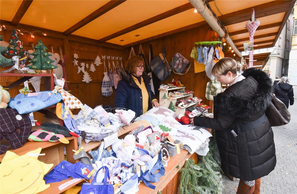 Herrenberg, Marktplatz, Weihnachtsmarkt, GB-Foto: Vecsey