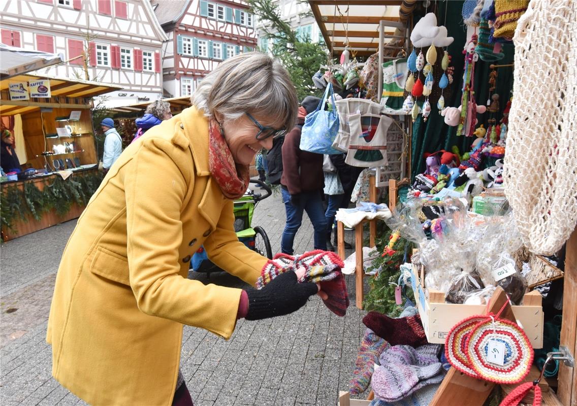 Herrenberg, Marktplatz, Weihnachtsmarkt, GB-Foto: Vecsey