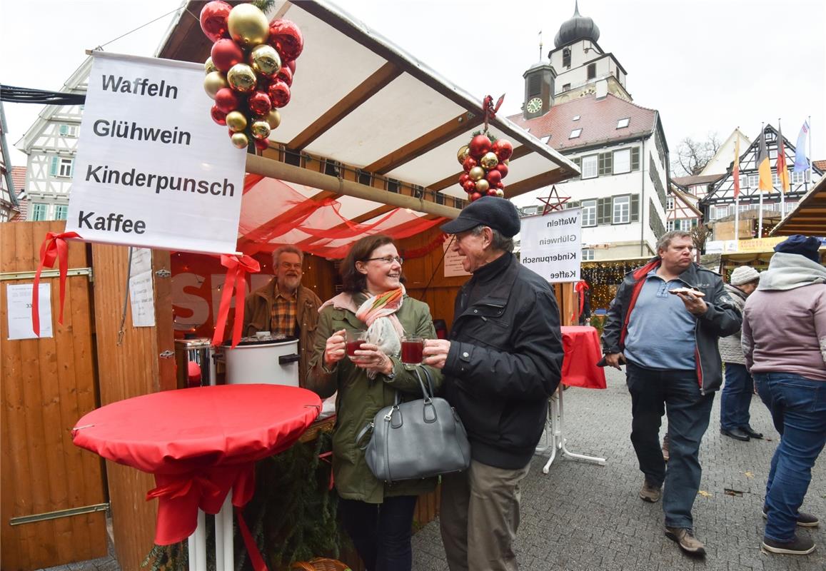 Herrenberg, Marktplatz, Weihnachtsmarkt, GB-Foto: Vecsey