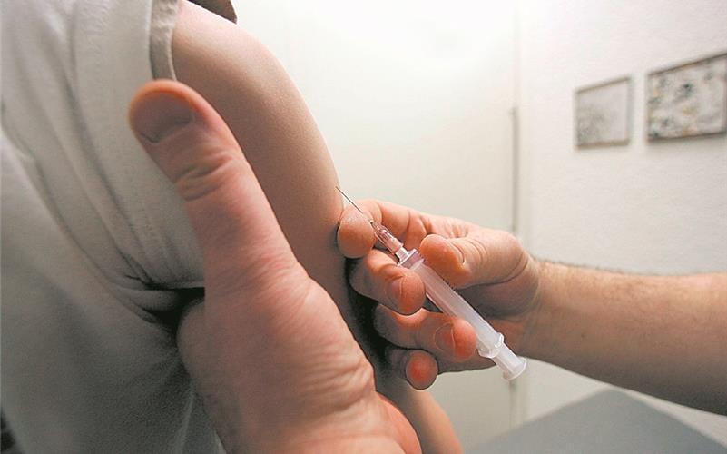 Landrat: Kreis-Impfzentrum startet erst am 15. Januar Herrenberg Praxis hier Dr. Betz Impfen Impfung am 11.12.07 Bäuerle