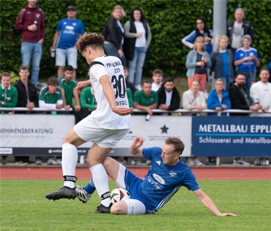Herrenberg, Stadion, Aktiven-Pokalfinale, Bezirkspokal, TSV Kuppingen (blau) - T...