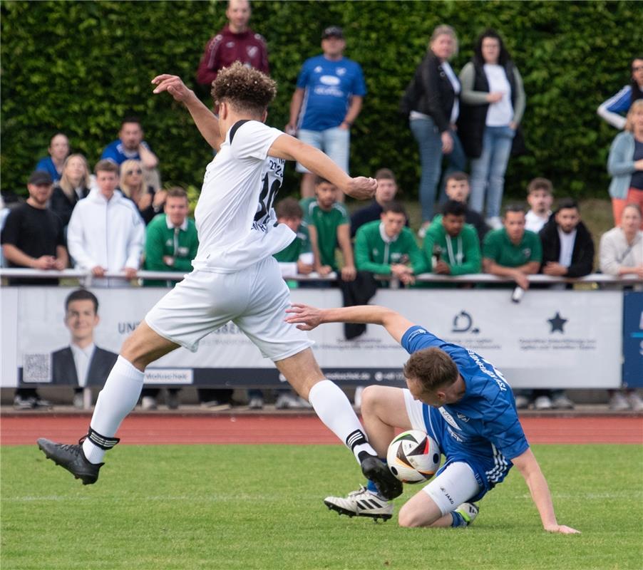 Herrenberg, Stadion, Aktiven-Pokalfinale, Bezirkspokal, TSV Kuppingen (blau) - T...
