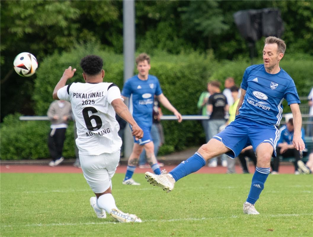 Herrenberg, Stadion, Aktiven-Pokalfinale, Bezirkspokal, TSV Kuppingen (blau) - T...