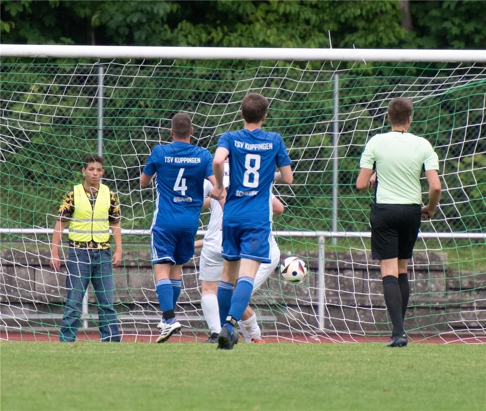 Herrenberg, Stadion, Aktiven-Pokalfinale, Bezirkspokal, TSV Kuppingen (blau) - T...