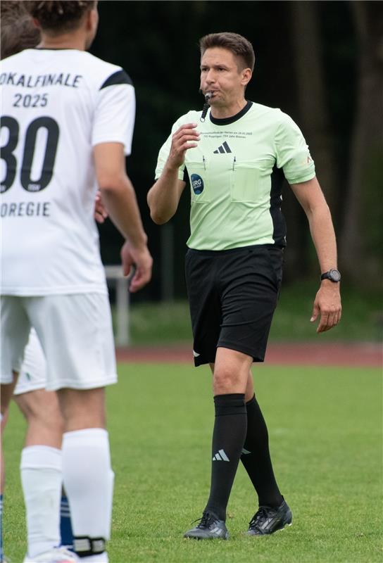 Herrenberg, Stadion, Aktiven-Pokalfinale, Bezirkspokal, TSV Kuppingen (blau) - T...