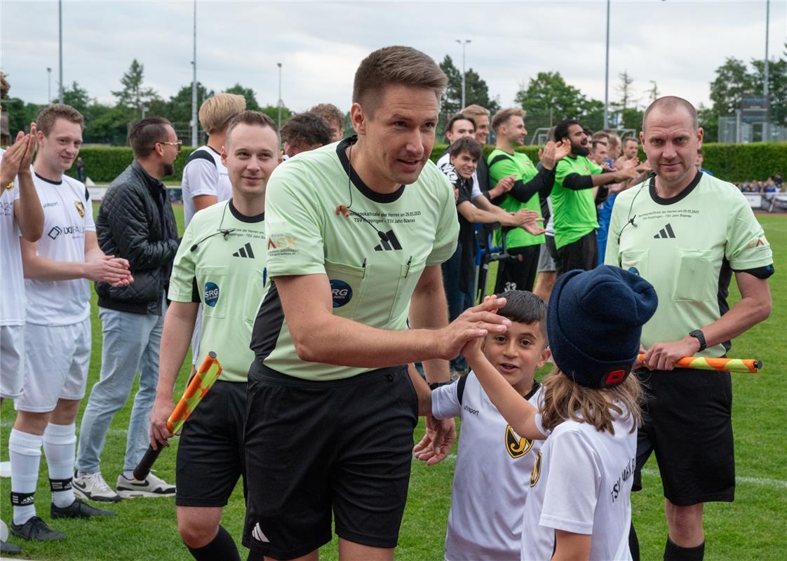 Herrenberg, Stadion, Aktiven-Pokalfinale, Bezirkspokal, TSV Kuppingen (blau) - T...