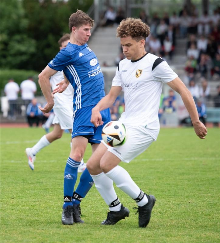 Herrenberg, Stadion, Aktiven-Pokalfinale, Bezirkspokal, TSV Kuppingen (blau) - T...