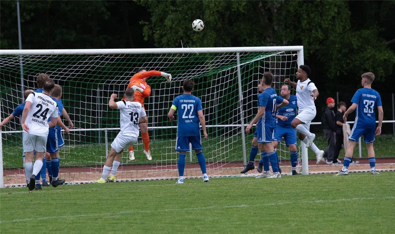 Herrenberg, Stadion, Aktiven-Pokalfinale, Bezirkspokal, TSV Kuppingen (blau) - T...