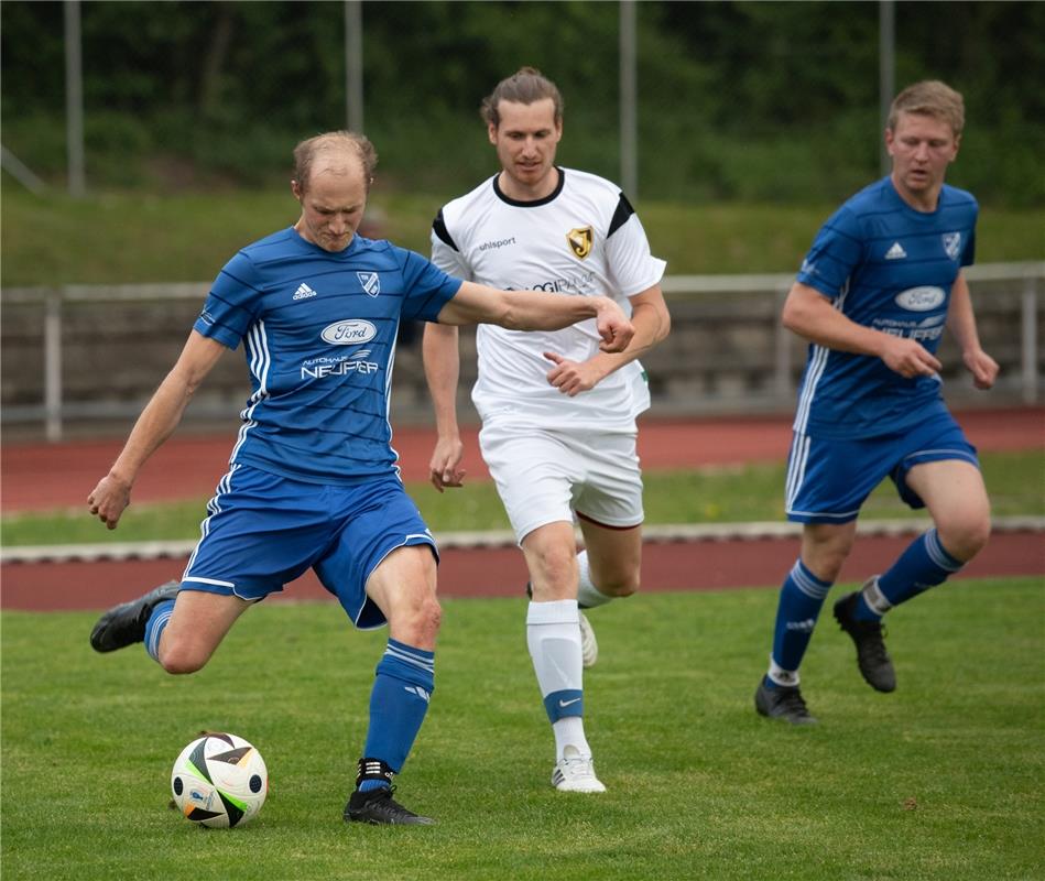 Herrenberg, Stadion, Aktiven-Pokalfinale, Bezirkspokal, TSV Kuppingen (blau) - T...