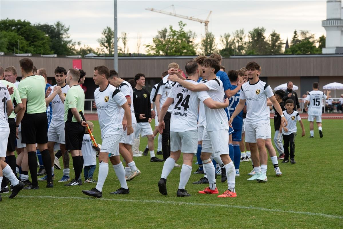 Herrenberg, Stadion, Aktiven-Pokalfinale, Bezirkspokal, TSV Kuppingen (blau) - T...