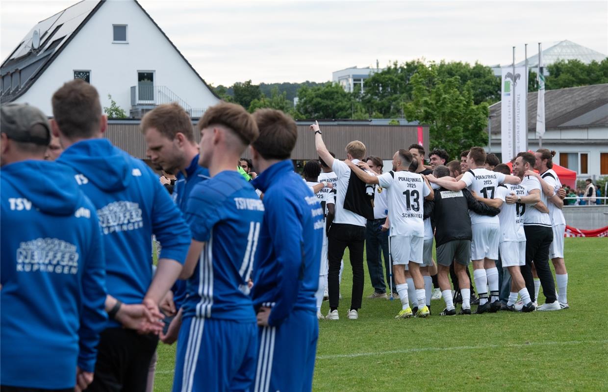 Herrenberg, Stadion, Aktiven-Pokalfinale, Bezirkspokal, TSV Kuppingen (blau) - T...
