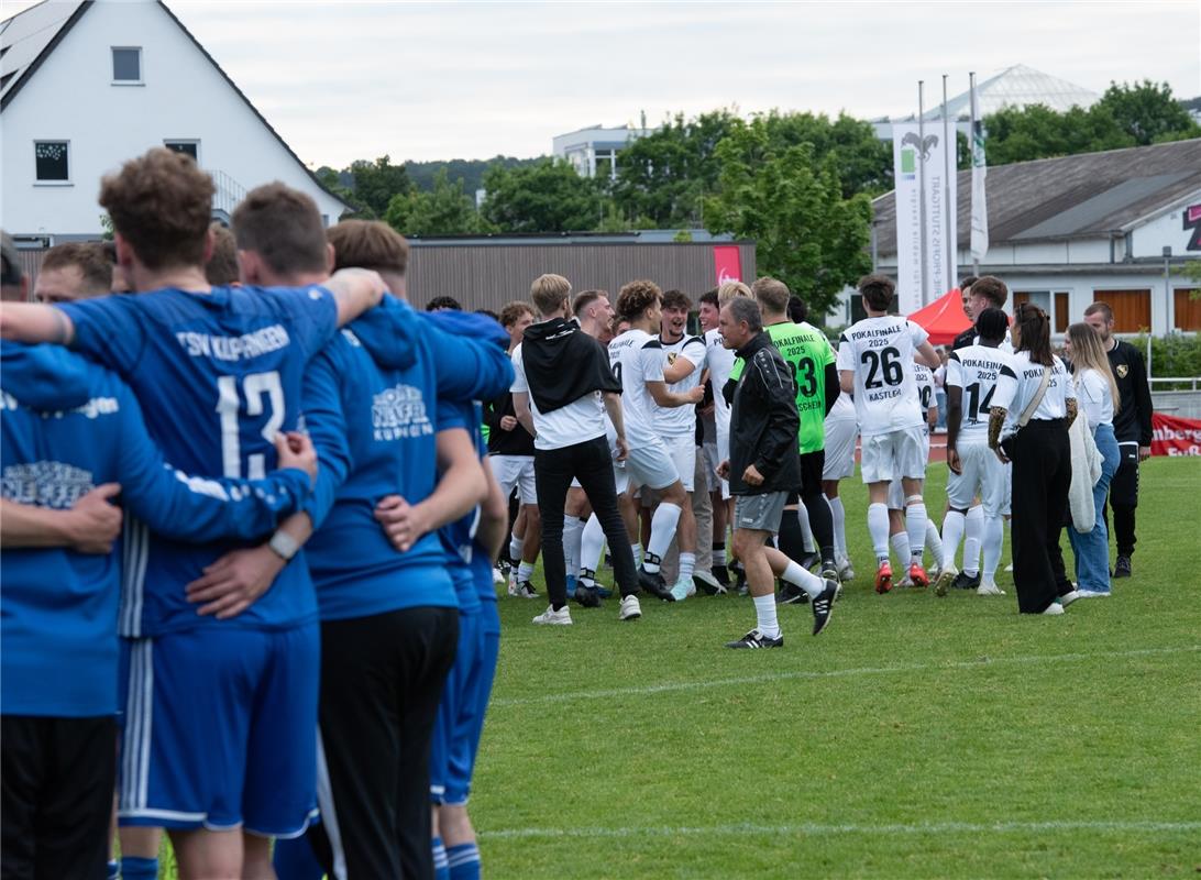 Herrenberg, Stadion, Aktiven-Pokalfinale, Bezirkspokal, TSV Kuppingen (blau) - T...