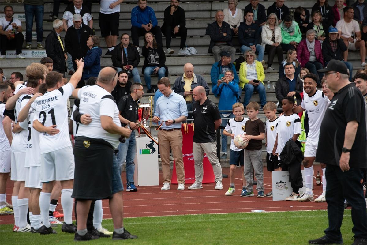 Herrenberg, Stadion, Aktiven-Pokalfinale, Bezirkspokal, TSV Kuppingen (blau) - T...