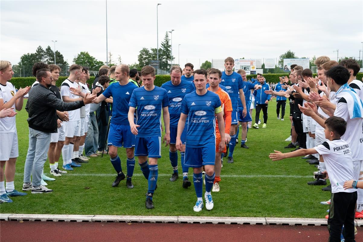 Herrenberg, Stadion, Aktiven-Pokalfinale, Bezirkspokal, TSV Kuppingen (blau) - T...