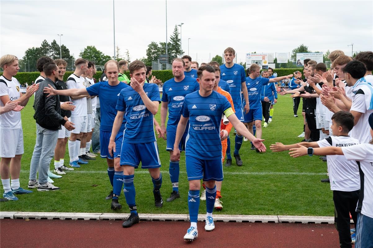 Herrenberg, Stadion, Aktiven-Pokalfinale, Bezirkspokal, TSV Kuppingen (blau) - T...