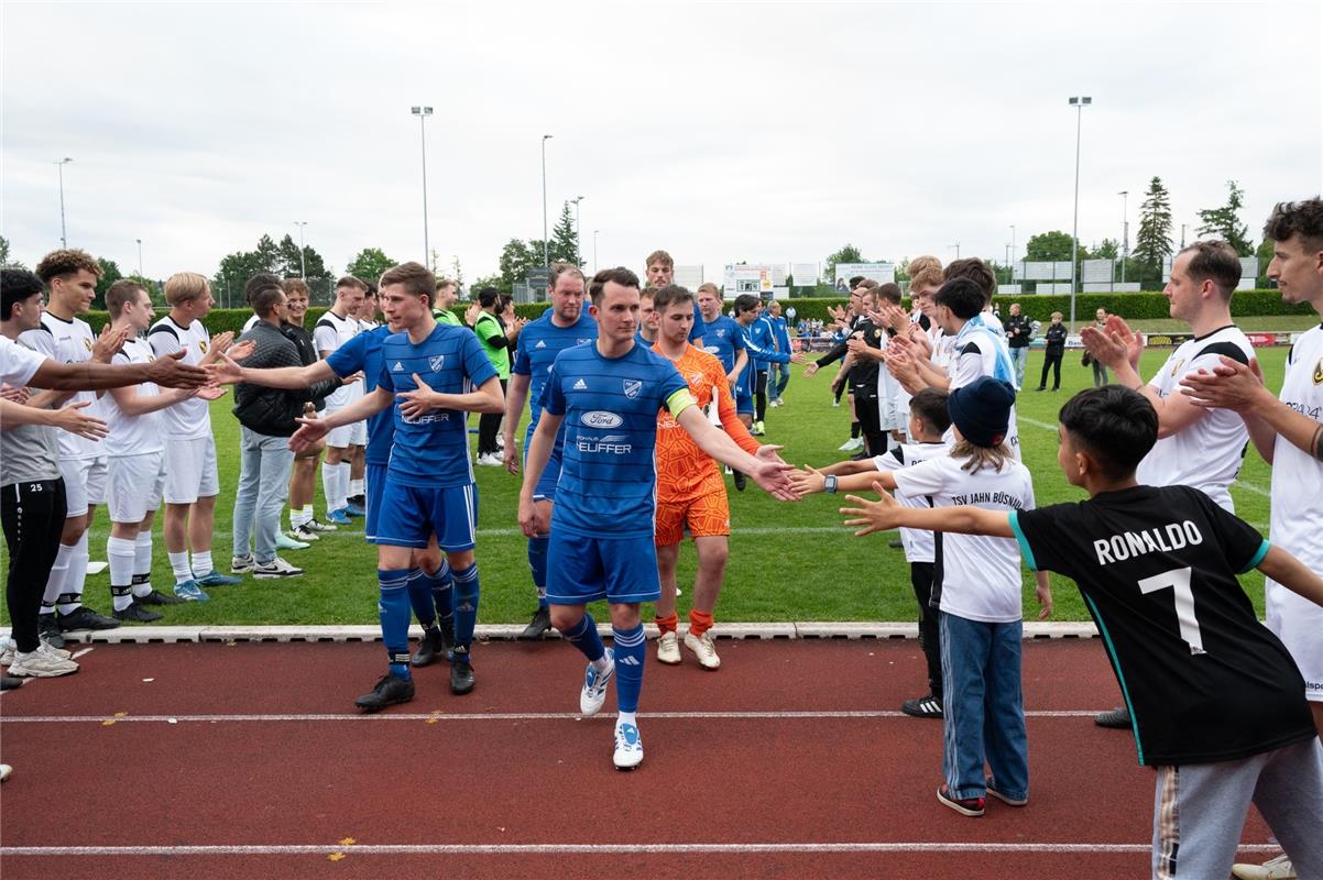 Herrenberg, Stadion, Aktiven-Pokalfinale, Bezirkspokal, TSV Kuppingen (blau) - T...