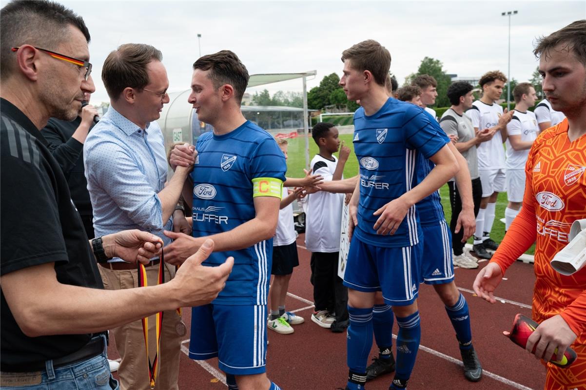 Herrenberg, Stadion, Aktiven-Pokalfinale, Bezirkspokal, TSV Kuppingen (blau) - T...