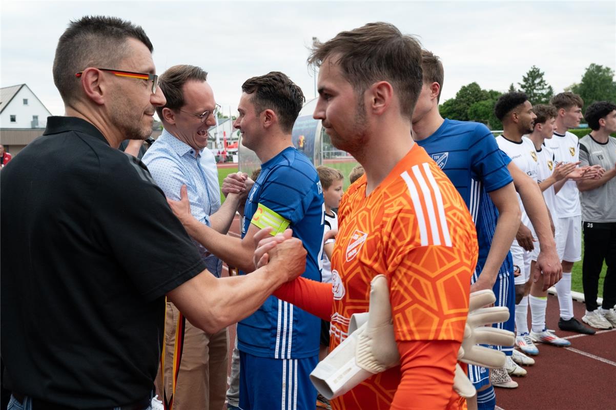 Herrenberg, Stadion, Aktiven-Pokalfinale, Bezirkspokal, TSV Kuppingen (blau) - T...