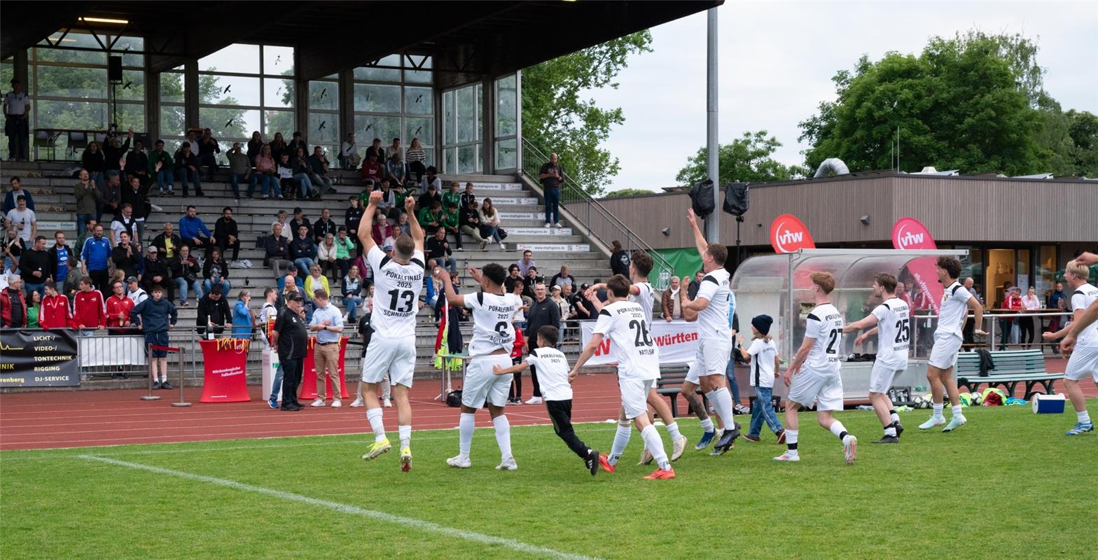 Herrenberg, Stadion, Aktiven-Pokalfinale, Bezirkspokal, TSV Kuppingen (blau) - T...