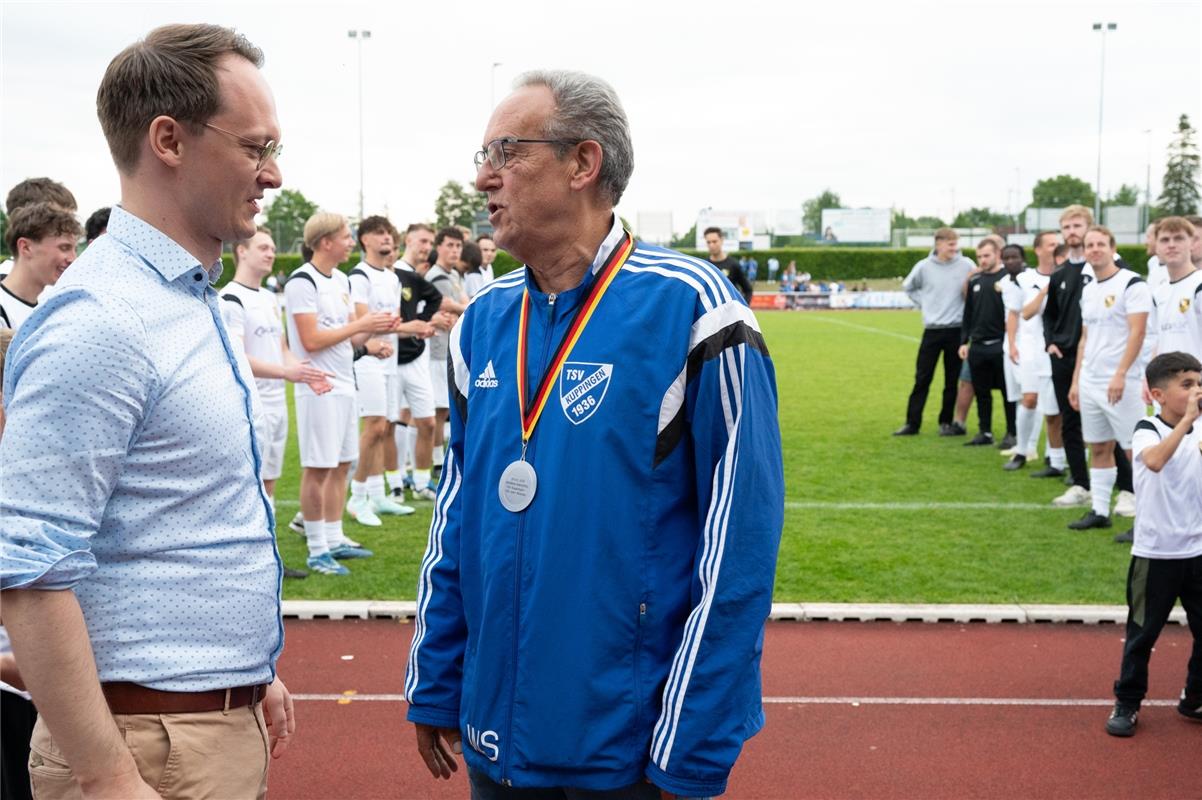 Herrenberg, Stadion, Aktiven-Pokalfinale, Bezirkspokal, TSV Kuppingen (blau) - T...