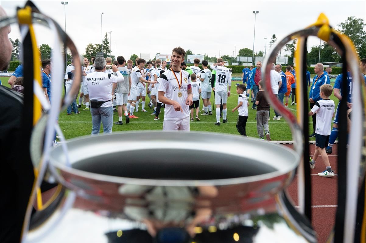 Herrenberg, Stadion, Aktiven-Pokalfinale, Bezirkspokal, TSV Kuppingen (blau) - T...