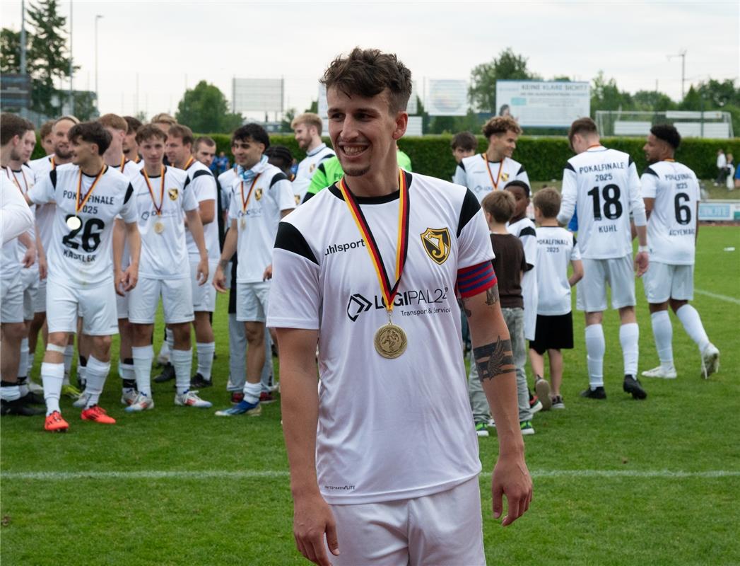 Herrenberg, Stadion, Aktiven-Pokalfinale, Bezirkspokal, TSV Kuppingen (blau) - T...
