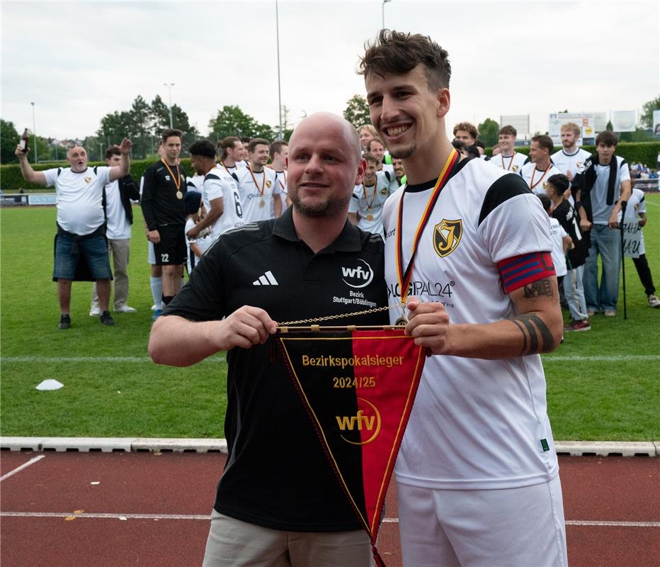 Herrenberg, Stadion, Aktiven-Pokalfinale, Bezirkspokal, TSV Kuppingen (blau) - T...