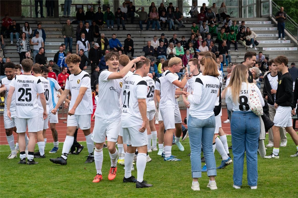 Herrenberg, Stadion, Aktiven-Pokalfinale, Bezirkspokal, TSV Kuppingen (blau) - T...