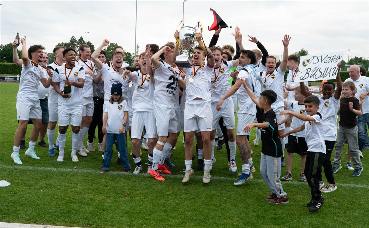 Herrenberg, Stadion, Aktiven-Pokalfinale, Bezirkspokal, TSV Kuppingen (blau) - T...