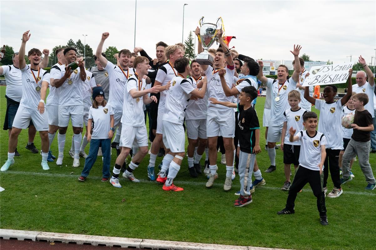 Herrenberg, Stadion, Aktiven-Pokalfinale, Bezirkspokal, TSV Kuppingen (blau) - T...