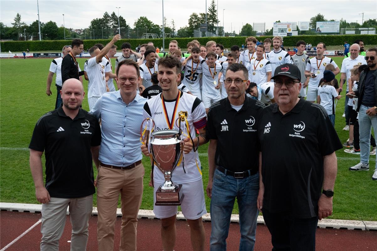 Herrenberg, Stadion, Aktiven-Pokalfinale, Bezirkspokal, TSV Kuppingen (blau) - T...