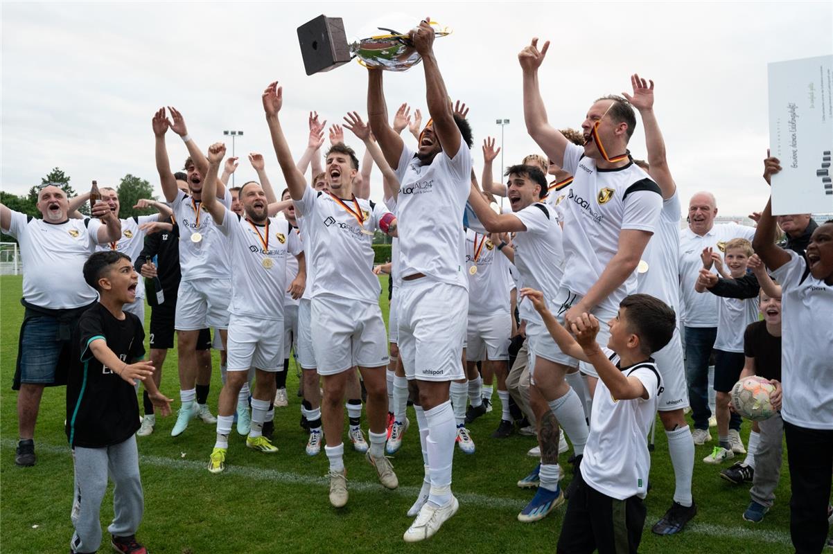 Herrenberg, Stadion, Aktiven-Pokalfinale, Bezirkspokal, TSV Kuppingen (blau) - T...