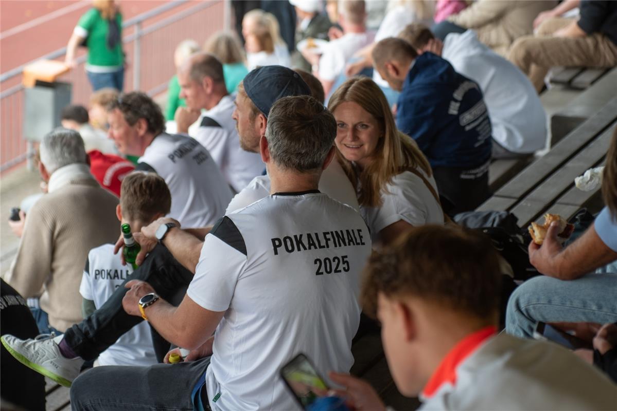 Herrenberg, Stadion, Aktiven-Pokalfinale, Bezirkspokal, TSV Kuppingen (blau) - T...