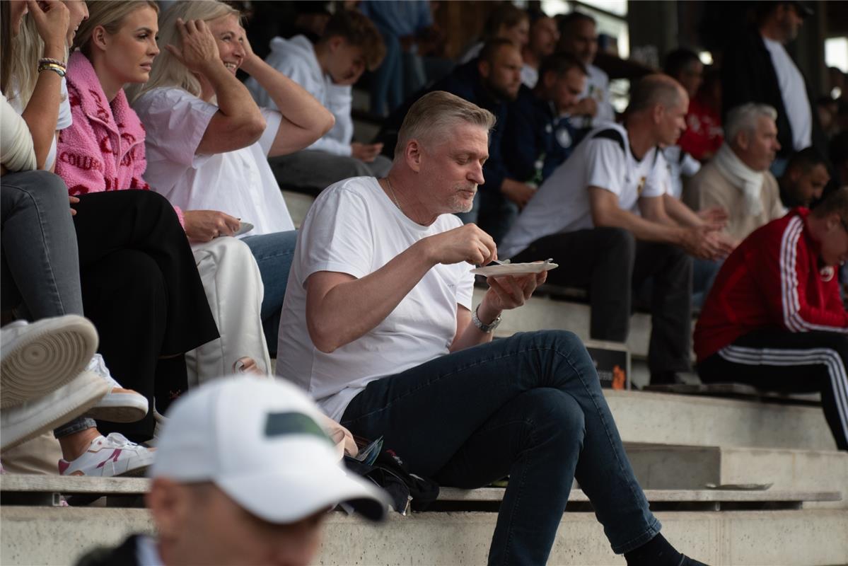 Herrenberg, Stadion, Aktiven-Pokalfinale, Bezirkspokal, TSV Kuppingen (blau) - T...
