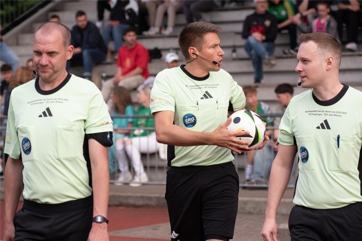 Herrenberg, Stadion, Aktiven-Pokalfinale, Bezirkspokal, TSV Kuppingen (blau) - T...