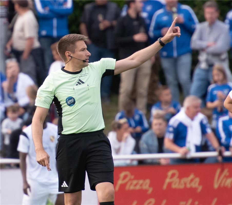 Herrenberg, Stadion, Aktiven-Pokalfinale, Bezirkspokal, TSV Kuppingen (blau) - T...