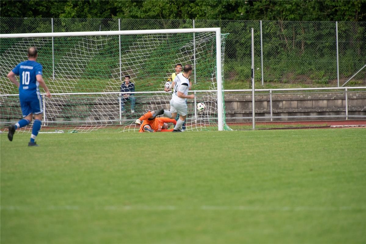 Herrenberg, Stadion, Aktiven-Pokalfinale, Bezirkspokal, TSV Kuppingen (blau) - T...