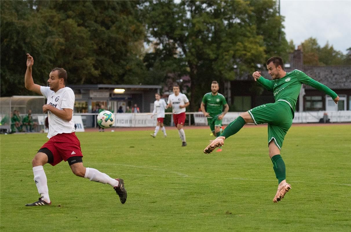 Herrenberg, Stadion, Fußball Bezirksliga, VfL Herrenberg (grün) - SV Gültlingen ...