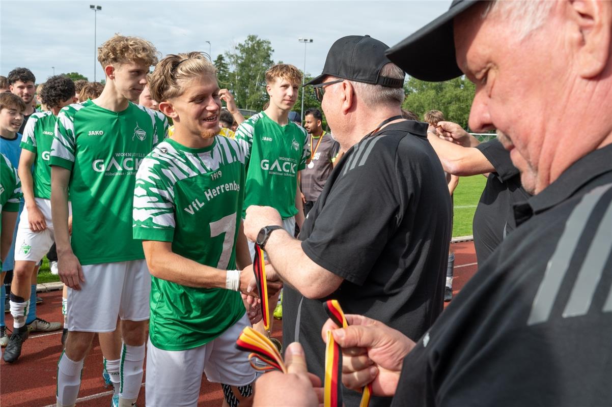 Herrenberg, Stadion, Fußball, Jugendpokalfinale, A-Jugend, VfL Herrenberg (grün)...