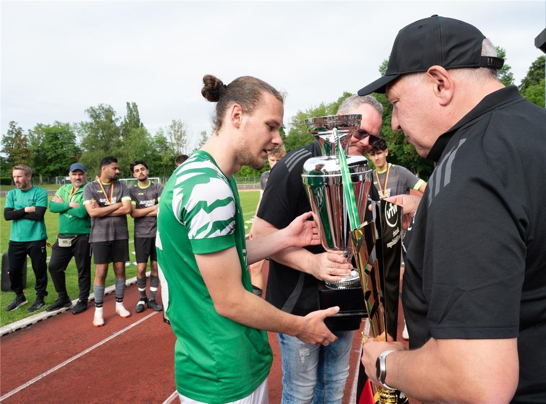 Herrenberg, Stadion, Fußball, Jugendpokalfinale, A-Jugend, VfL Herrenberg (grün)...