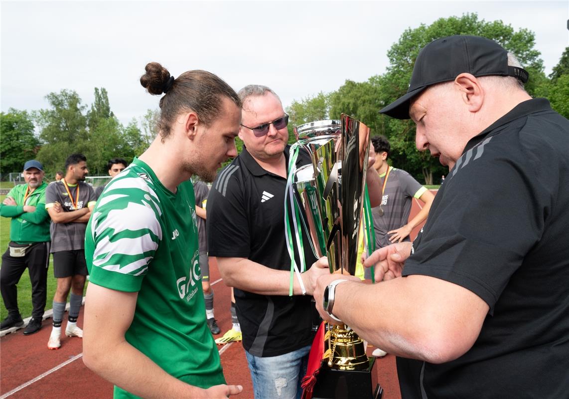 Herrenberg, Stadion, Fußball, Jugendpokalfinale, A-Jugend, VfL Herrenberg (grün)...