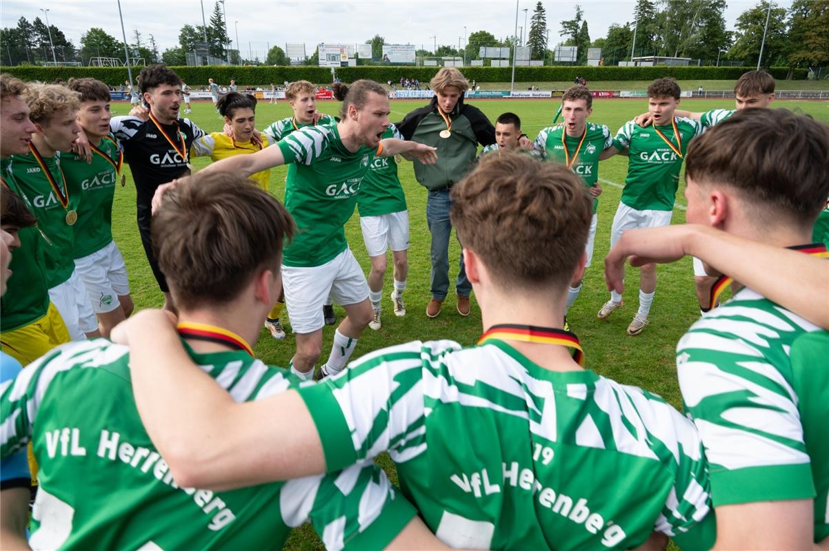 Herrenberg, Stadion, Fußball, Jugendpokalfinale, A-Jugend, VfL Herrenberg (grün)...