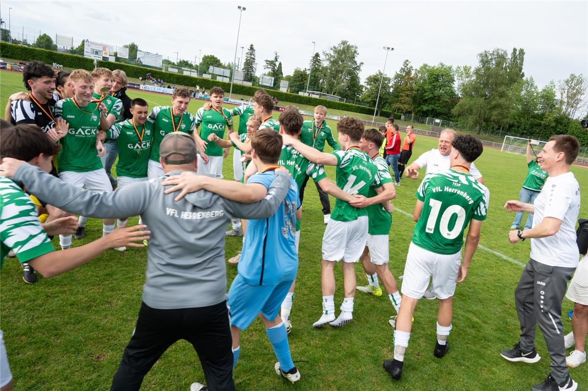Herrenberg, Stadion, Fußball, Jugendpokalfinale, A-Jugend, VfL Herrenberg (grün)...