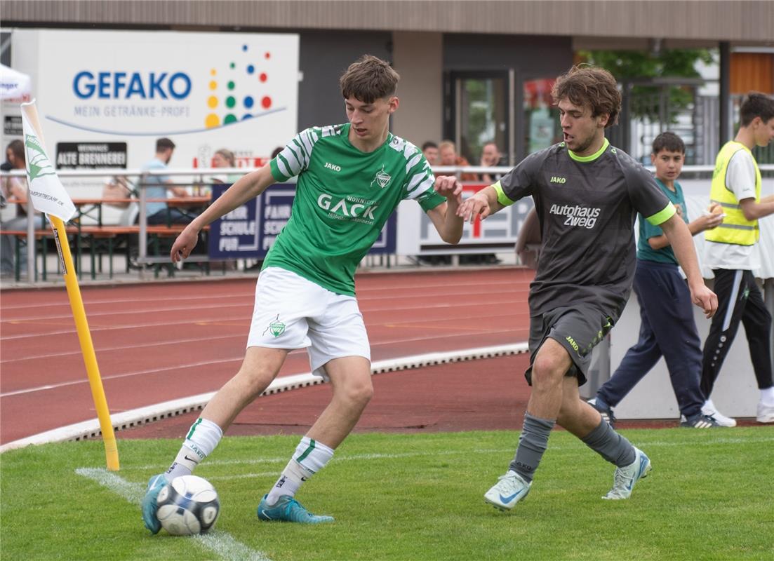 Herrenberg, Stadion, Fußball, Jugendpokalfinale, A-Jugend, VfL Herrenberg (grün)...