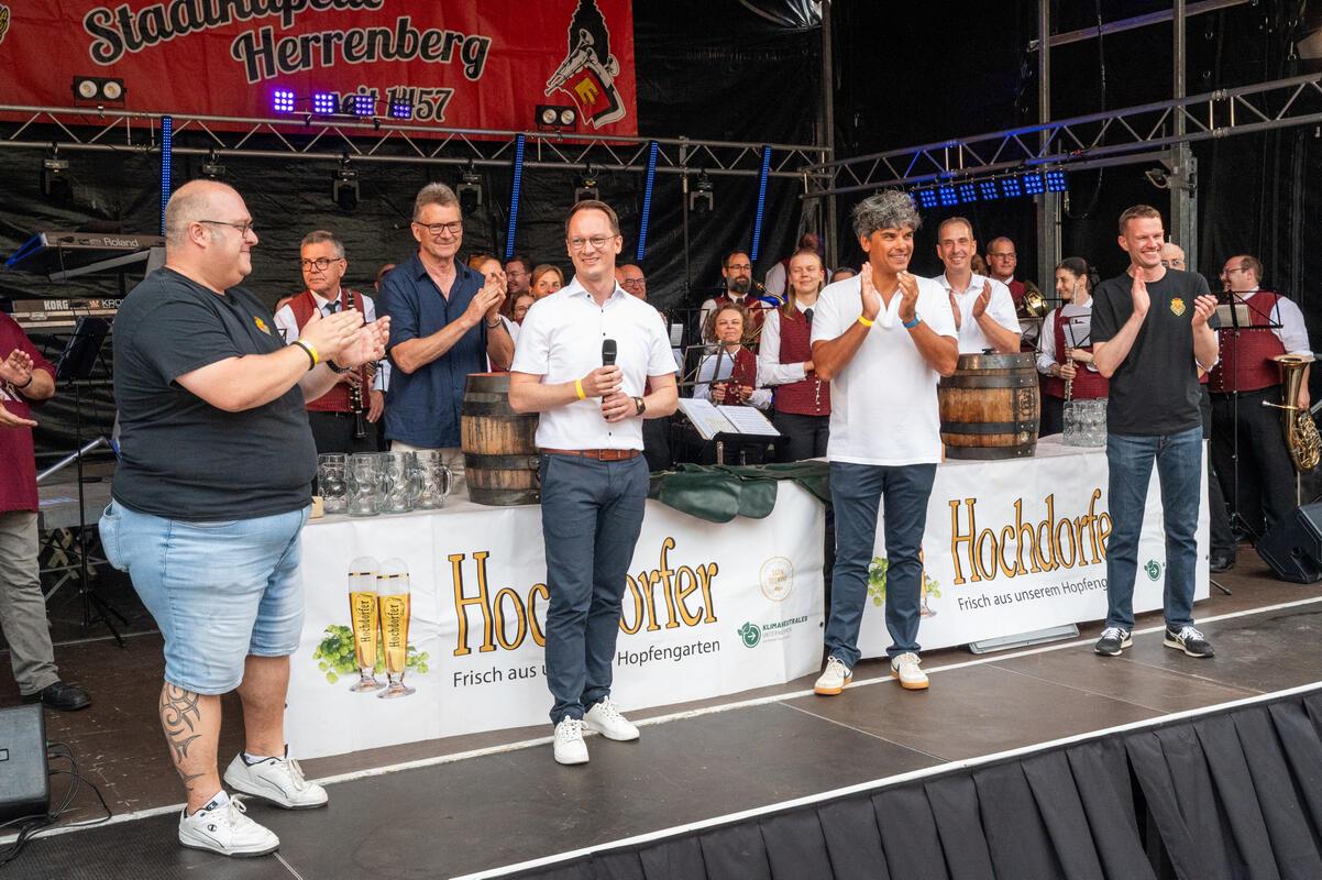 Herrenberg, Stadtfest, Eröffnung, Foto: Tatjana Vecsey Fassanstich,  GB-Foto: Ve...