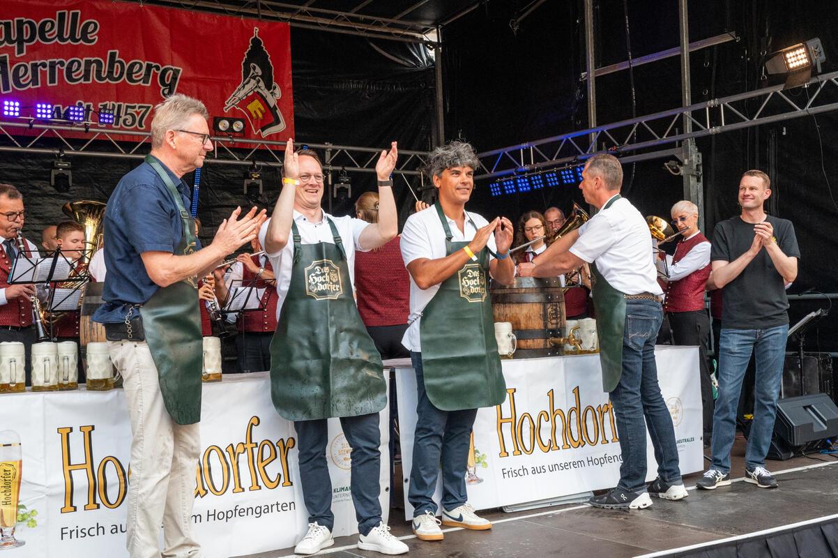 Herrenberg, Stadtfest, Eröffnung, Foto: Tatjana Vecsey Fassanstich,  v.l  Eberha...